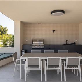 4 Bedroom Luxury Villa with Heated Pool and boat mooring, Ciovo near Trogir – Sleeps 8